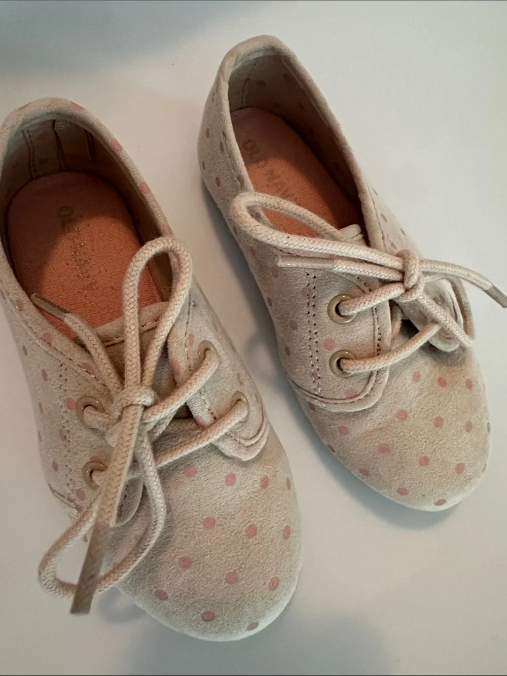Old Navy Girls Polka Dot Lace-Up Shoes - Cream with Pink Dots - Sz 7